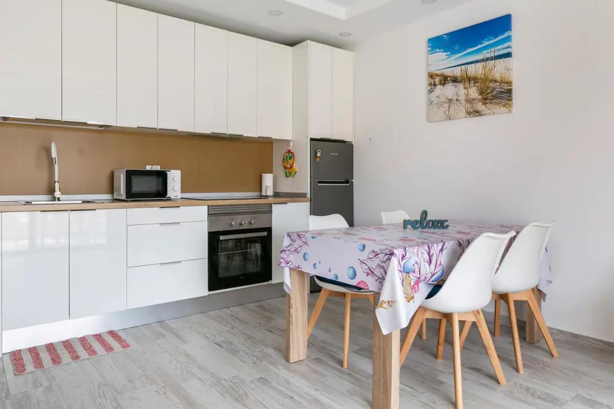 אדחה Luxury Flat, Few Minutes From Fanabe Beach! מראה חיצוני תמונה