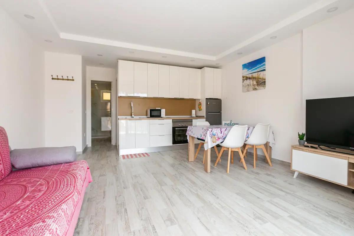 אדחה Luxury Flat, Few Minutes From Fanabe Beach! מראה חיצוני תמונה